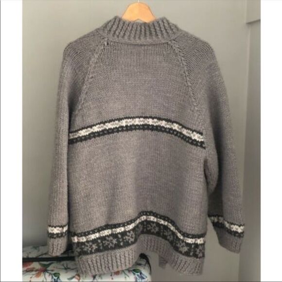 VINTAGE Hand Knit Artisan Wool Sweater Small / Medium Fit - Picture 4 of 7